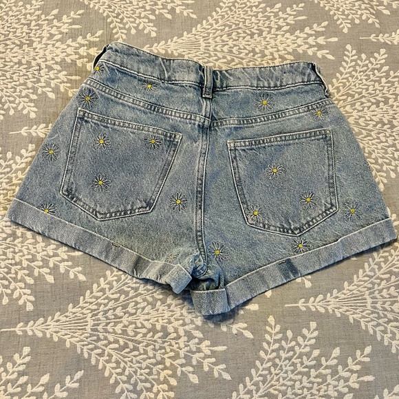 PacSun Daisy Denim Mom Shorts size 25 - Picture 7 of 9